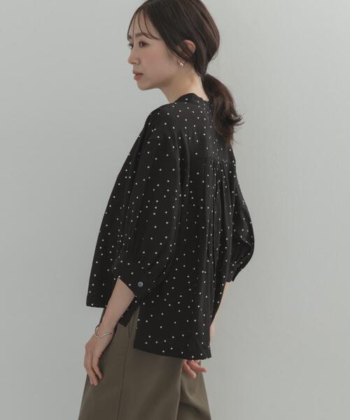 URBAN RESEARCH DOORS(アーバンリサーチドアーズ)の「楊柳ドット5分袖ブラウス(シャツ/ブラウス・レディース・チャコールグレー/ブラック/カーキ・FREE)」の7枚目の写真