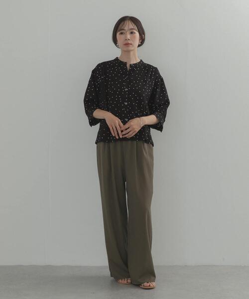 URBAN RESEARCH DOORS(アーバンリサーチドアーズ)の「楊柳ドット5分袖ブラウス(シャツ/ブラウス・レディース・チャコールグレー/ブラック/カーキ・FREE)」の4枚目の写真