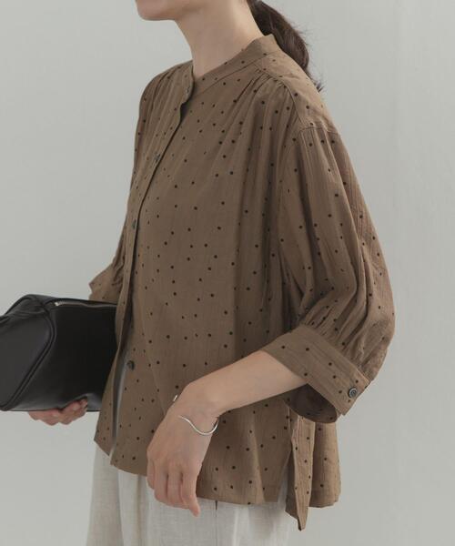 URBAN RESEARCH DOORS(アーバンリサーチドアーズ)の「楊柳ドット5分袖ブラウス(シャツ/ブラウス・レディース・チャコールグレー/ブラック/カーキ・FREE)」の14枚目の写真