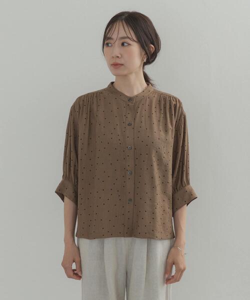 URBAN RESEARCH DOORS(アーバンリサーチドアーズ)の「楊柳ドット5分袖ブラウス(シャツ/ブラウス・レディース・チャコールグレー/ブラック/カーキ・FREE)」の11枚目の写真