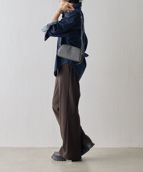 ear PAPILLONNER(イアパピヨネ)の「《本革》3ジップウォレットショルダーバッグ(ショルダーバッグ・レディース・シルバー/グレー・FREE)」の7枚目の写真
