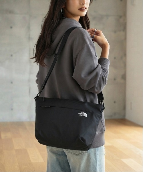 THE NORTH FACE(ザノースフェイス)の「【THE NORTH FACE/ザノースフェイス】SP CROSS BAG M 軽量クロスショルダーバッグ Mサイズ ユニセックス(ショルダーバッグ・レディース・ブラック/サンドベージュ/グレー・ONE SIZE)」の1枚目の写真