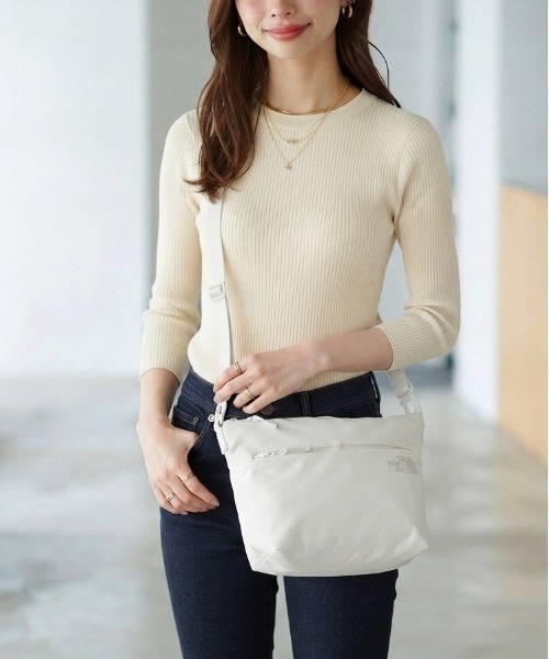 THE NORTH FACE(ザノースフェイス)の「【THE NORTH FACE/ザノースフェイス】SP CROSS BAG M 軽量クロスショルダーバッグ Mサイズ ユニセックス(ショルダーバッグ・レディース・ブラック/サンドベージュ/グレー・ONE SIZE)」の18枚目の写真