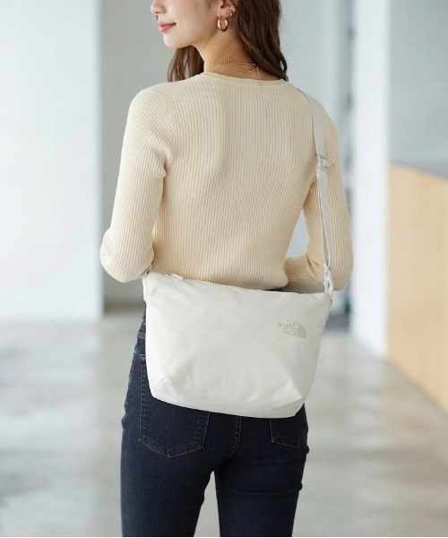 THE NORTH FACE(ザノースフェイス)の「【THE NORTH FACE/ザノースフェイス】SP CROSS BAG M 軽量クロスショルダーバッグ Mサイズ ユニセックス(ショルダーバッグ・レディース・ブラック/サンドベージュ/グレー・ONE SIZE)」の19枚目の写真