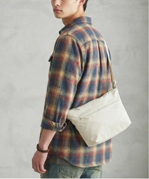 THE NORTH FACE(ザノースフェイス)の「【THE NORTH FACE/ザノースフェイス】SP CROSS BAG M 軽量クロスショルダーバッグ Mサイズ ユニセックス(ショルダーバッグ・レディース・ブラック/サンドベージュ/グレー・ONE SIZE)」の12枚目の写真