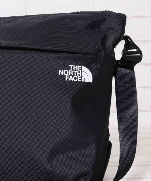 THE NORTH FACE(ザノースフェイス)の「【THE NORTH FACE/ザノースフェイス】SP CROSS BAG M 軽量クロスショルダーバッグ Mサイズ ユニセックス(ショルダーバッグ・レディース・ブラック/サンドベージュ/グレー・ONE SIZE)」の6枚目の写真