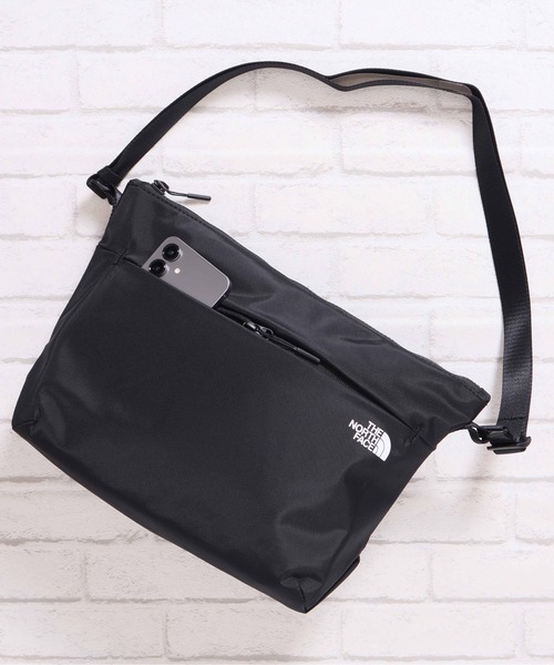 THE NORTH FACE(ザノースフェイス)の「【THE NORTH FACE/ザノースフェイス】SP CROSS BAG M 軽量クロスショルダーバッグ Mサイズ ユニセックス(ショルダーバッグ・レディース・ブラック/サンドベージュ/グレー・ONE SIZE)」の7枚目の写真