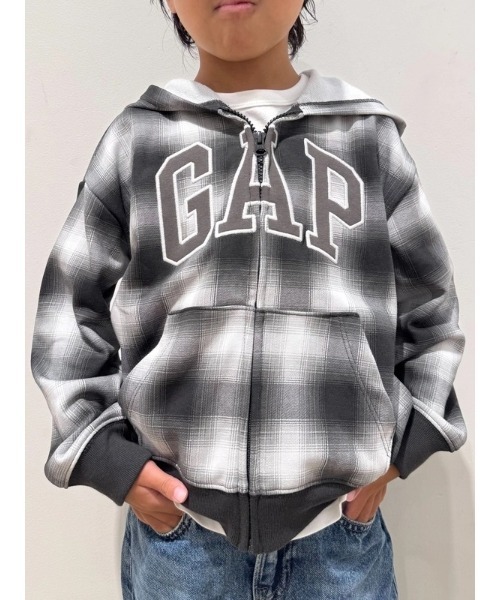 GAP(ギャップ)の「リラックスフィットフレンチテリー GAPロゴ ジップアップパーカー (キッズ)(スウェット・キッズ・その他/ブラック・130cm/140cm/150cm/160cm/120cm/110cm)」の2枚目の写真