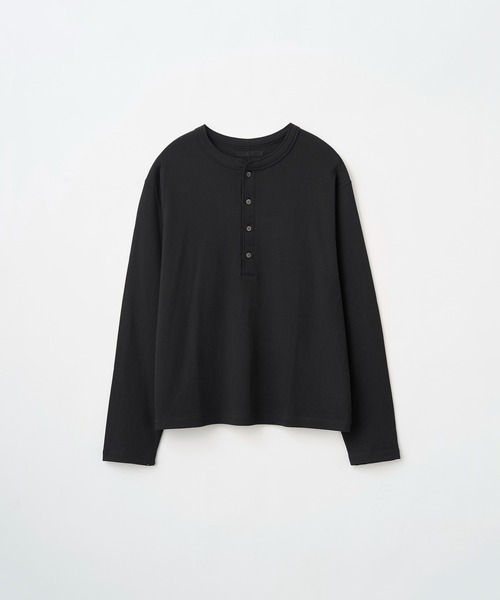 Juha（ユハ）の「SOFT LAYER CROPPED HENLEY（Tシャツ/カットソー・メンズ・グレイッシュベージュ/アイボリー/ブラック・4/3）」の14枚目の写真