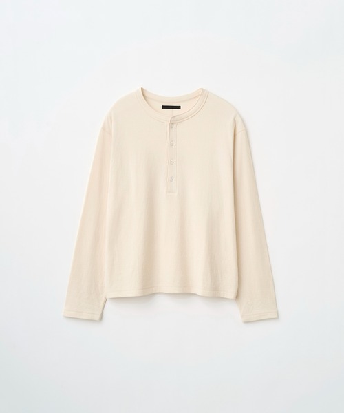 Juha（ユハ）の「SOFT LAYER CROPPED HENLEY（Tシャツ/カットソー・メンズ・グレイッシュベージュ/アイボリー/ブラック・4/3）」の15枚目の写真