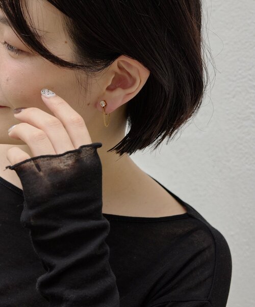 ear PAPILLONNER(イアパピヨネ)の「《WEB&一部店舗限定/ステンレス》クリスタルチェーンイヤリング(イヤリング・レディース・シルバー/ゴールド・FREE)」の15枚目の写真
