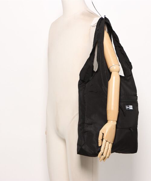 NEW ERA（ニューエラ）の「【NEW ERA/ニューエラ】エコトートバッグ 22L パッカブル ブラック（トートバッグ・メンズ・ブラック・FREE）」の6枚目の写真