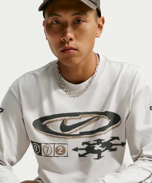 NIKE(ナイキ)の「ナイキ スポーツウェア ロングスリーブ Tシャツ / Nike Sportswear Long-Sleeve T-Shirt IO1399-072 Light Bone(Tシャツ/カットソー・メンズ・オフホワイト・2XL/XL/S/M/L)」の7枚目の写真