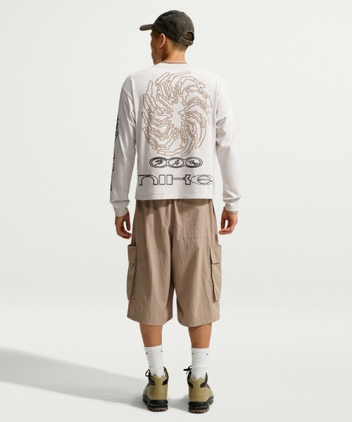 NIKE(ナイキ)の「ナイキ スポーツウェア ロングスリーブ Tシャツ / Nike Sportswear Long-Sleeve T-Shirt IO1399-072 Light Bone(Tシャツ/カットソー・メンズ・オフホワイト・2XL/XL/S/M/L)」の5枚目の写真