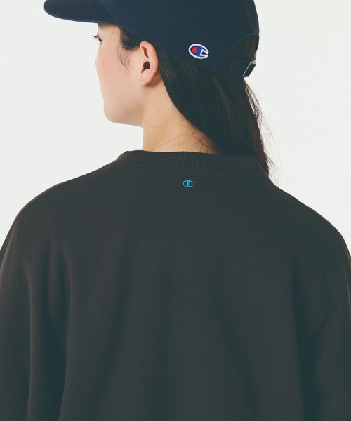 Champion（チャンピオン）の「【Champion/チャンピオン】【ZOZOTOWN先行販売！！カラー別注】レディース クルーネックスウェットシャツ（スウェット・レディース・オートミール/ブラック系その他/ネイビー系1・MEDIUM/LARGE）」の9枚目の写真
