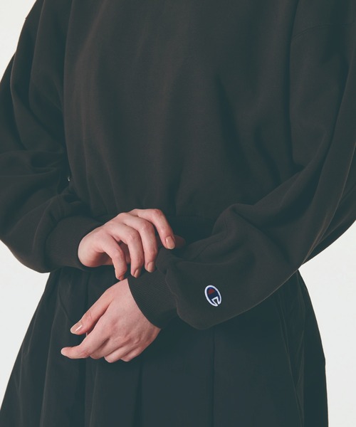 Champion（チャンピオン）の「【Champion/チャンピオン】【ZOZOTOWN先行販売！！カラー別注】レディース クルーネックスウェットシャツ（スウェット・レディース・オートミール/ブラック系その他/ネイビー系1・MEDIUM/LARGE）」の17枚目の写真