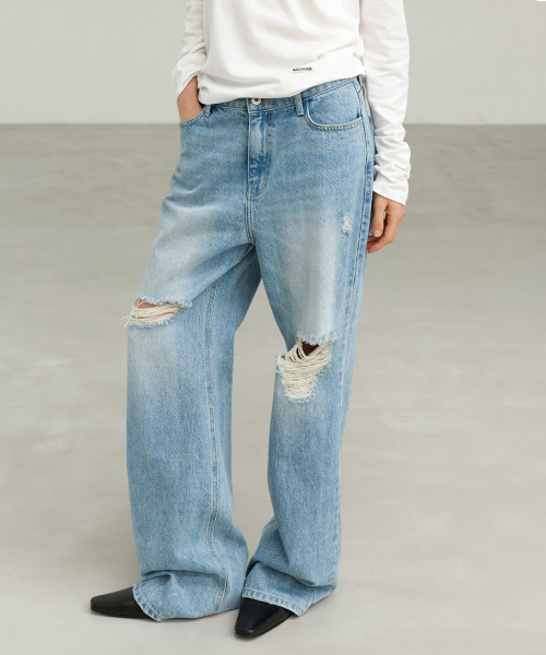 LEVAR(レバー)の「Broken Relaxed Fit Denim - Light Blue(デニムパンツ・レディース・その他・SMALL/MEDIUM/X-SMALL)」の1枚目の写真