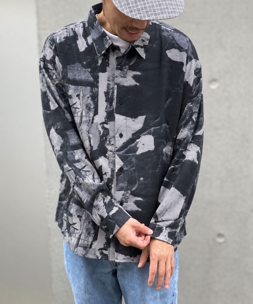 CIAO(チャオ)の「【ciao】ルーズシルエット オーバーサイズ とろみシャツ 柄シャツ(シャツ/ブラウス・レディース・ベージュ系その他/ブラック系その他/ブラック×イエロー/オリーブ/カーキブラウン/ホワイト系その他2/ブラック×ホワイト/ブラウン系その他/ホワイト系その他/ブラック/アッシュグレー/ブラック×ブルー・L/M)」の5枚目の写真