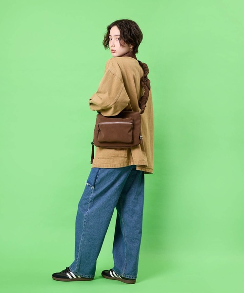 CONTROL FREAK / CTFK(コントロールフリーク)の「CONTROL FREAK / CTFK(コントロールフリーク)PUギャザークロスボディバッグ(ショルダーバッグ・レディース・アイボリー/ブラック/ブラウン・FREE)」の22枚目の写真