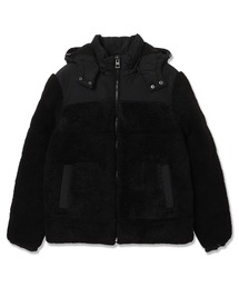 Guess（ゲス）の「SHEARLING Puffer（ダウンジャケット/コート）」