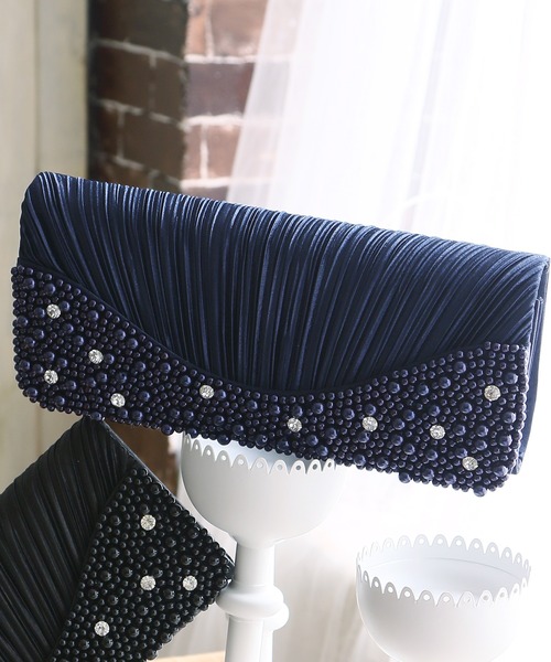 PourVous（プールヴー）の「パール ギャザー クラッチバッグ ラインストーン ビジュー お呼ばれ 結婚式 オケージョン 同窓会（クラッチバッグ・レディース・ブラック/ゴールド/ネイビー・FREE）」の3枚目の写真