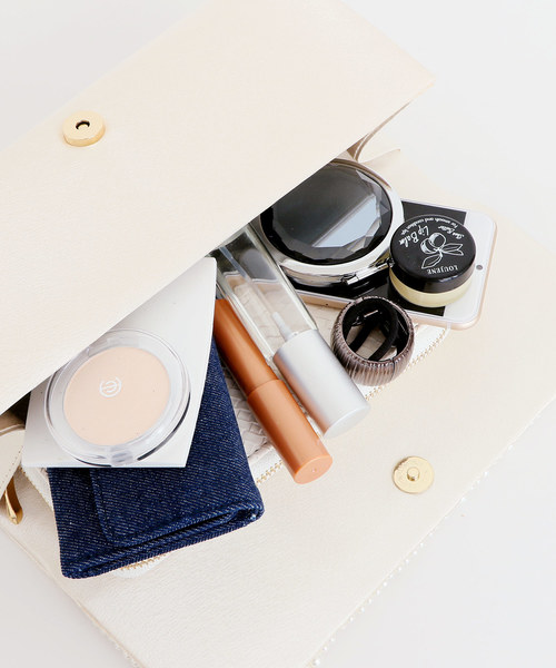 PourVous（プールヴー）の「パール ギャザー クラッチバッグ ラインストーン ビジュー お呼ばれ 結婚式 オケージョン 同窓会（クラッチバッグ・レディース・ブラック/ゴールド/ネイビー・FREE）」の8枚目の写真