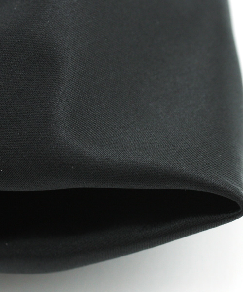 Ray BEAMS（レイビームス）の「CHIARA PERFETTO / サテンリボンクラッチ（クラッチバッグ・レディース・ブラック/ブラウン・ONE SIZE）」の6枚目の写真