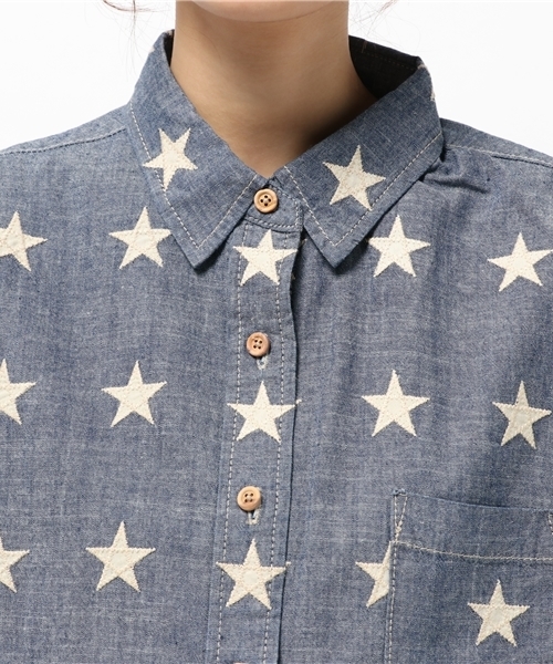 MOUSSY（マウジー）の「STAR DENIM SH（シャツ/ブラウス・レディース・ブルー・1/2）」の5枚目の写真