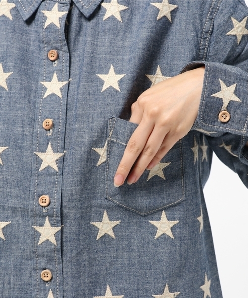 MOUSSY（マウジー）の「STAR DENIM SH（シャツ/ブラウス・レディース・ブルー・1/2）」の7枚目の写真