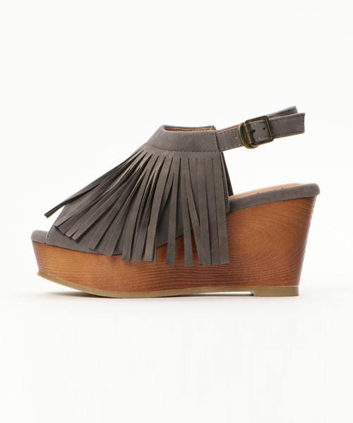 mooimooi(モーイモーイ)の「フリンジ厚底サンダル(サンダル・レディース・グレー/キャメル/ブラック/カーキ・M/S/LL/L/3L)」の5枚目の写真