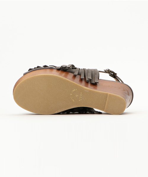 mooimooi(モーイモーイ)の「フリンジ厚底サンダル(サンダル・レディース・グレー/キャメル/ブラック/カーキ・M/S/LL/L/3L)」の6枚目の写真