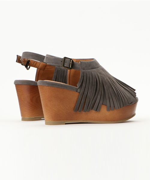 mooimooi(モーイモーイ)の「フリンジ厚底サンダル(サンダル・レディース・グレー/キャメル/ブラック/カーキ・M/S/LL/L/3L)」の7枚目の写真