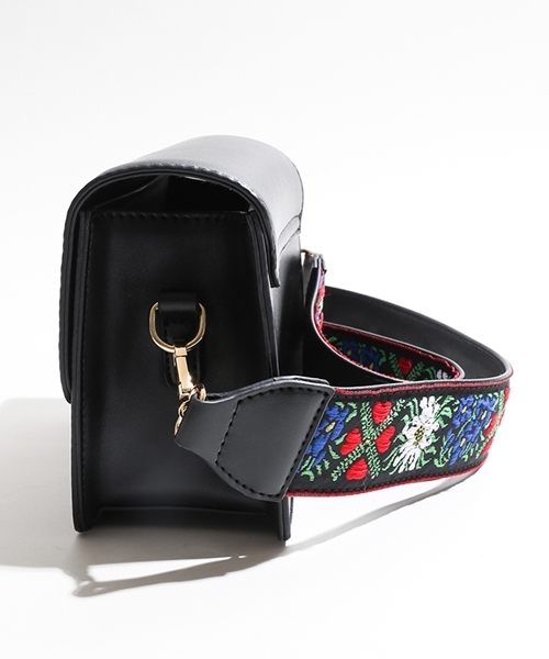 WEGO（ウィゴー）の「WEGO/フラワー刺繍ショルダーバッグ（ショルダーバッグ・レディース・ブラック/ホワイト/キャメル・FREE）」の10枚目の写真