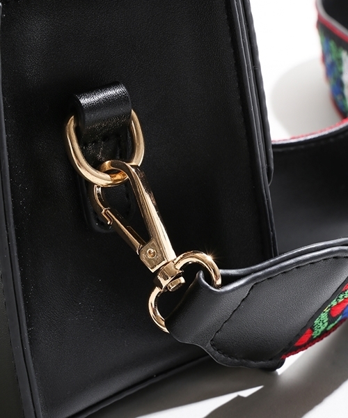 WEGO（ウィゴー）の「WEGO/フラワー刺繍ショルダーバッグ（ショルダーバッグ・レディース・ブラック/ホワイト/キャメル・FREE）」の13枚目の写真