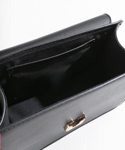 WEGO（ウィゴー）の「WEGO/フラワー刺繍ショルダーバッグ（ショルダーバッグ・レディース・ブラック/ホワイト/キャメル・FREE）」の7枚目の写真