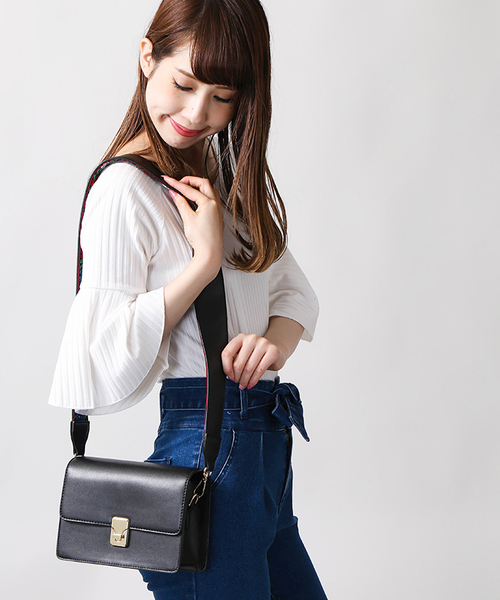 WEGO（ウィゴー）の「WEGO/フラワー刺繍ショルダーバッグ（ショルダーバッグ・レディース・ブラック/ホワイト/キャメル・FREE）」の17枚目の写真