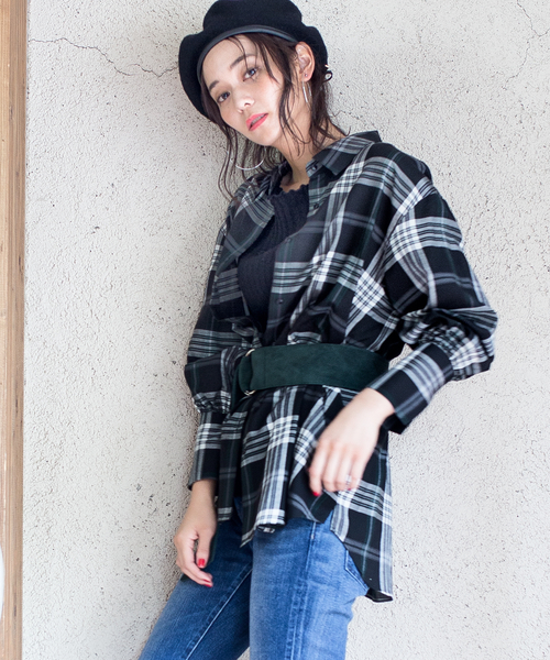 Khaju（カージュ）の「Khaju:チェックビッグシャツ（シャツ/ブラウス・レディース・ブラック/ワイン・ONE SIZE）」の2枚目の写真