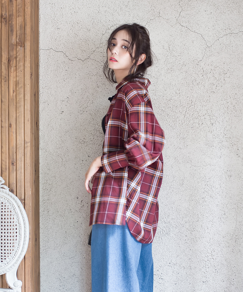 Khaju（カージュ）の「Khaju:チェックビッグシャツ（シャツ/ブラウス・レディース・ブラック/ワイン・ONE SIZE）」の5枚目の写真