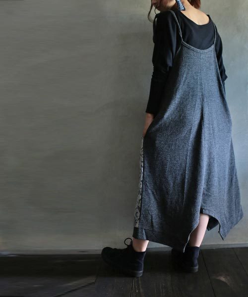 antiqua（アンティカ）の「アンティーク柄切り換えサロペット（サロペット/オーバーオール・レディース・グレー系その他・FREE）」の5枚目の写真