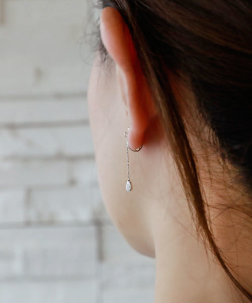 colleca la（コレカラ）の「ループフィット・小粒ストーンのチェーンイヤリング（イヤリング・レディース・シルバー/ゴールド・FREE）」の9枚目の写真