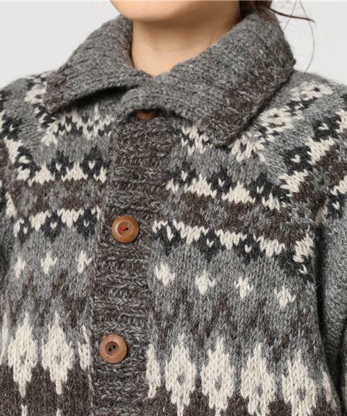 CUBE SUGAR(キューブシュガー)の「手編みカウチン襟付きドルマンカーディガン(カーディガン/ボレロ・レディース・アイボリー/トップグレー/マルチ・M)」の8枚目の写真