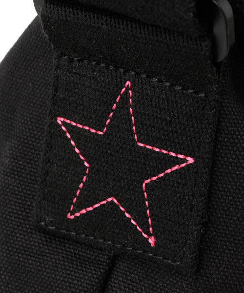 X-girl（エックスガール）の「STAR STITCH SHOULDER BAG（ショルダーバッグ・レディース・ブラック/グリーン/ピンク・ONE SIZE）」の5枚目の写真