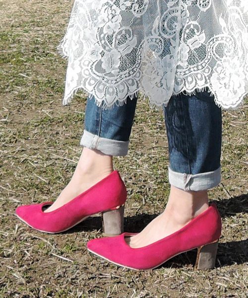 minia（ミニア）の「ゴールドヒールポインテッドパンプス 　◇（パンプス・レディース・ブラック/ベージュ/グレー/イエロー/ピンク/ブラック系その他/ネイビー/ベージュ系その他/イエロー系その他/ワイン/ブラウン/レオパード/ライトブルー/オレンジ/ベージュ系その他2/グリーン/ブラック系その他2/ブラック系その他3/ホワイト系その他/グレイッシュベージュ/ブルー/イエロー系その他2/ベージュ系その他3/シルバー/ホワイト系その他2/ゴールド/グレー系その他・22.5cm/23.0cm/23.5cm/24.0cm/24.5cm/22.0cm/25.0cm/25.5cm/26.0cm）」の22枚目の写真