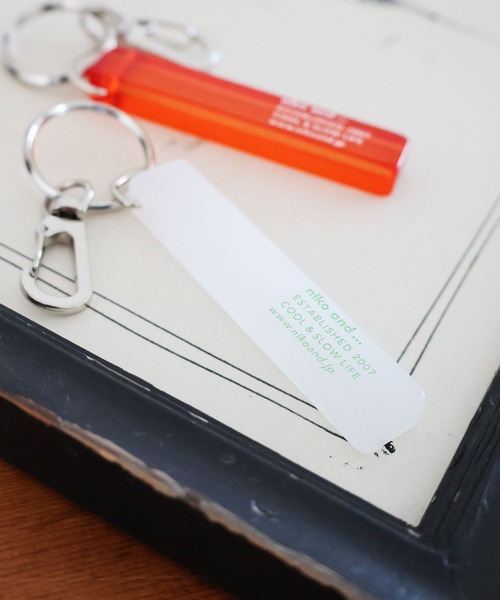 niko and...(ニコアンド)の「オリジナルホテルキーリング(キーホルダー・レディース・ライトブルー/ブラウン/ピンク/セージグリーン/ライトイエロー/ホワイト/オレンジ/イエロー/ブルー・0)」の2枚目の写真