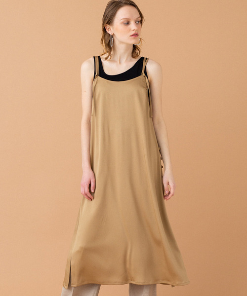 UNITED TOKYO(ユナイテッドトウキョウ)の「サテンスリットキャミワンピース(ワンピース・レディース・ダークブラウン/ブラック/オレンジ・1)」の7枚目の写真