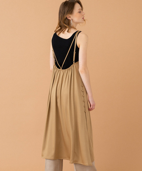 UNITED TOKYO(ユナイテッドトウキョウ)の「サテンスリットキャミワンピース(ワンピース・レディース・ダークブラウン/ブラック/オレンジ・1)」の9枚目の写真