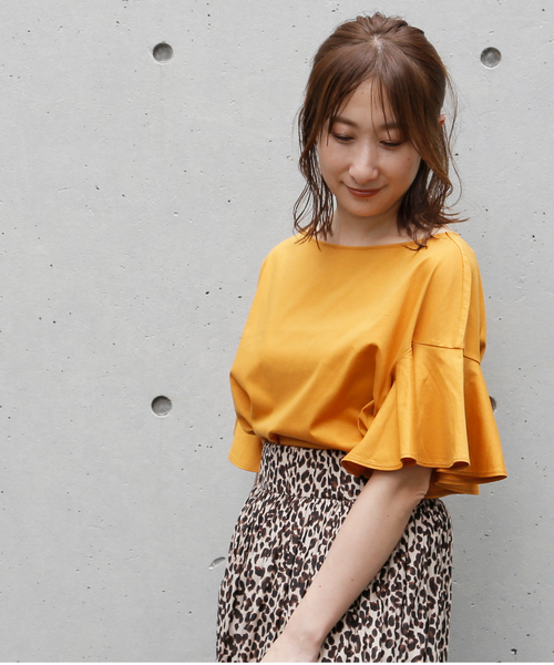 Tiara（ティアラ）の「ボートネックフレアスリーブカットソー（Tシャツ/カットソー・レディース・ブラック/ホワイト×ブラック/レッド/マスタード・FREE）」の4枚目の写真