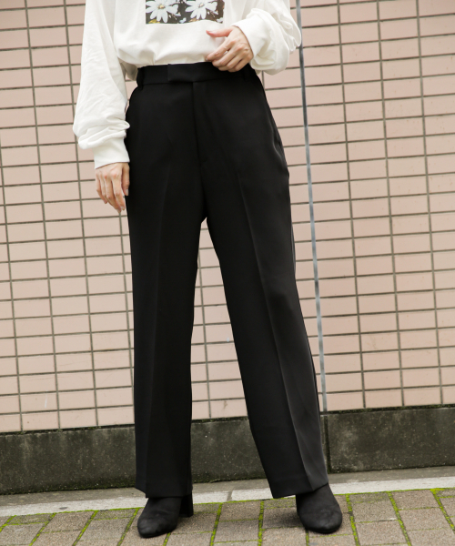 LOWRYS FARM（ローリーズファーム）の「センタープレスフレアパンツ　852112（その他パンツ・レディース・ブラック/ブラウン/グリーン/ライトグレー・FREE）」の2枚目の写真