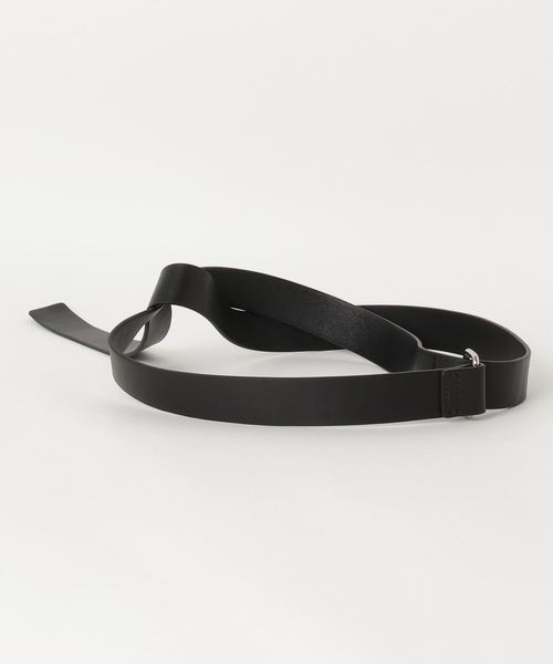 CLANE（クラネ）の「TWIST LEATHER BELT（ベルト・レディース・ブラック/ベージュ・1/2）」の3枚目の写真
