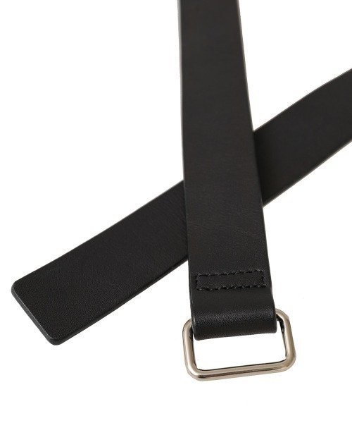 CLANE（クラネ）の「TWIST LEATHER BELT（ベルト・レディース・ブラック/ベージュ・1/2）」の5枚目の写真